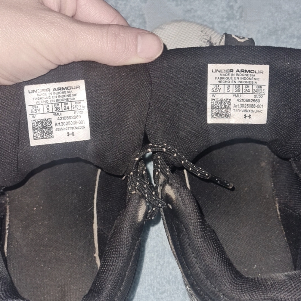 Cleats - Picture 5 of 5